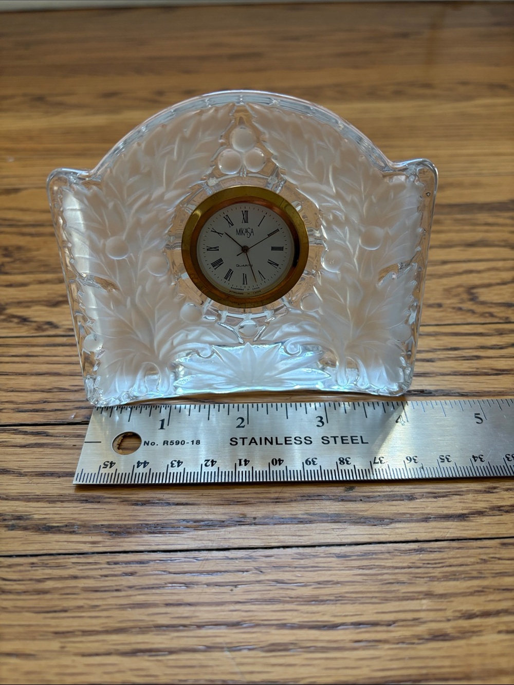 Mikasa Frosted Clear Glass Clock with Gold Trim Never Used Not Tested In Box - Picture 4 of 9